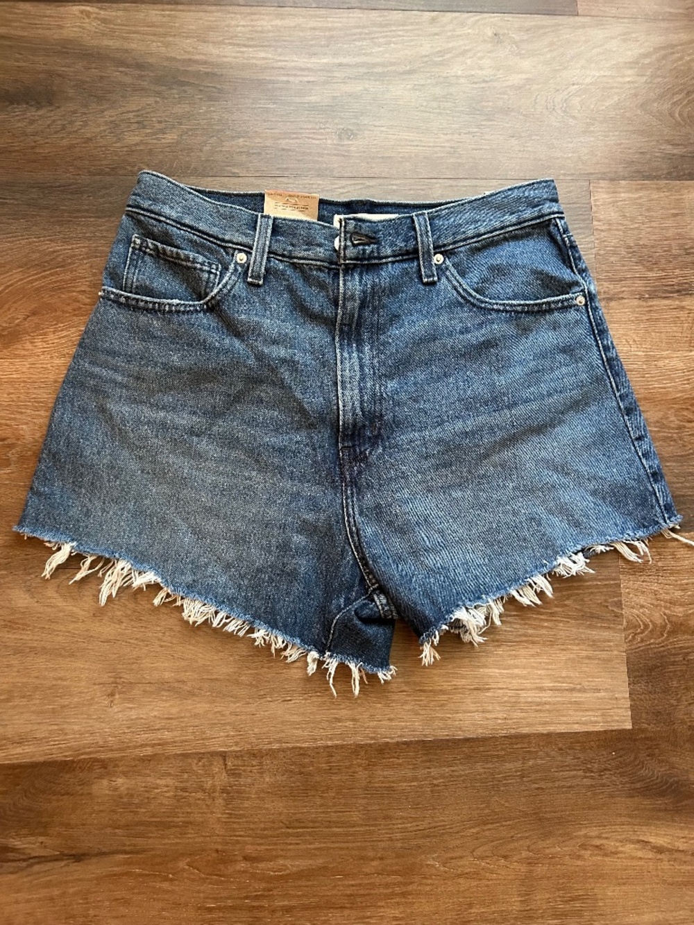 Levi's High Waisted Mom Shorts Size 31